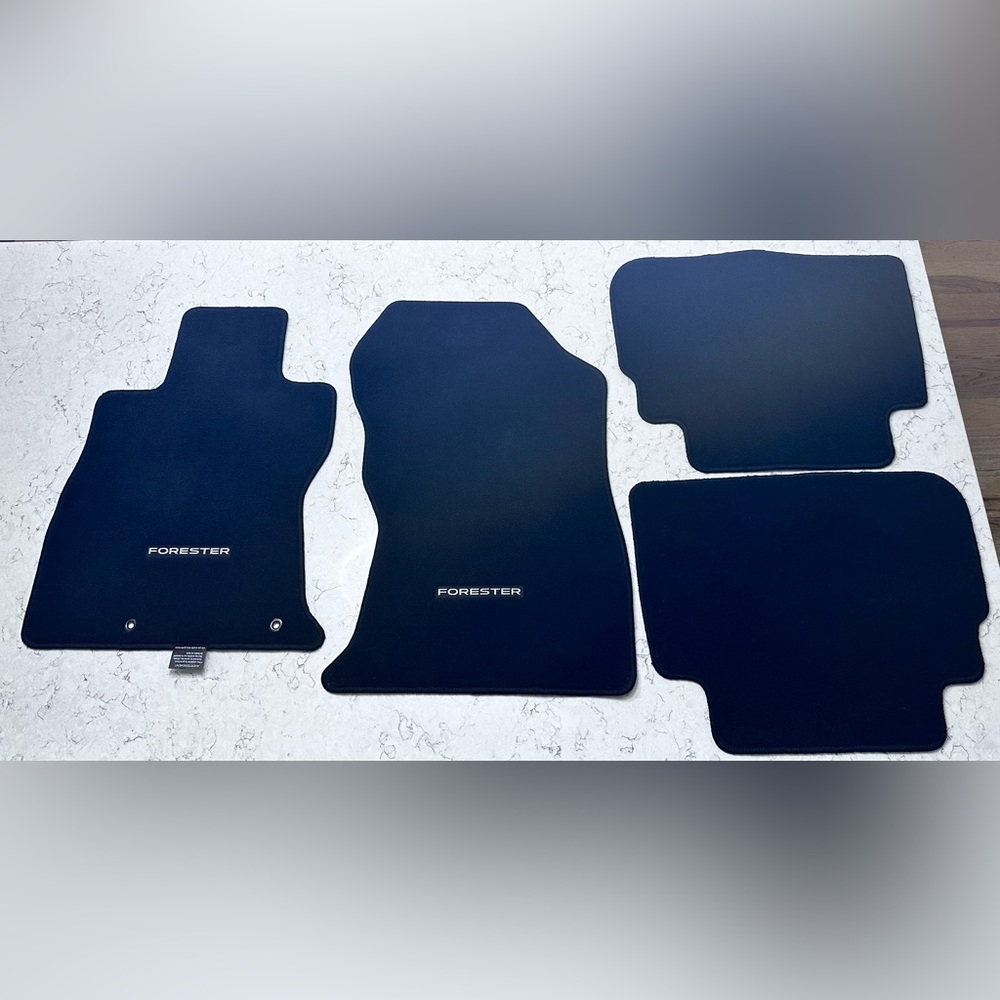 EUC 2019-24 Subaru Forester OEM 4-Piece Anti-Slip Carpeted Floor Mats Set, Black
